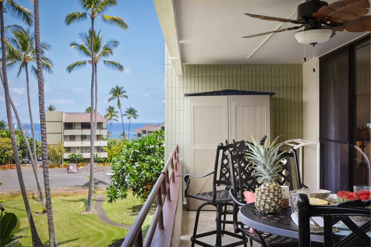 Beachfront Condominium in Kailua-Kona photo 3