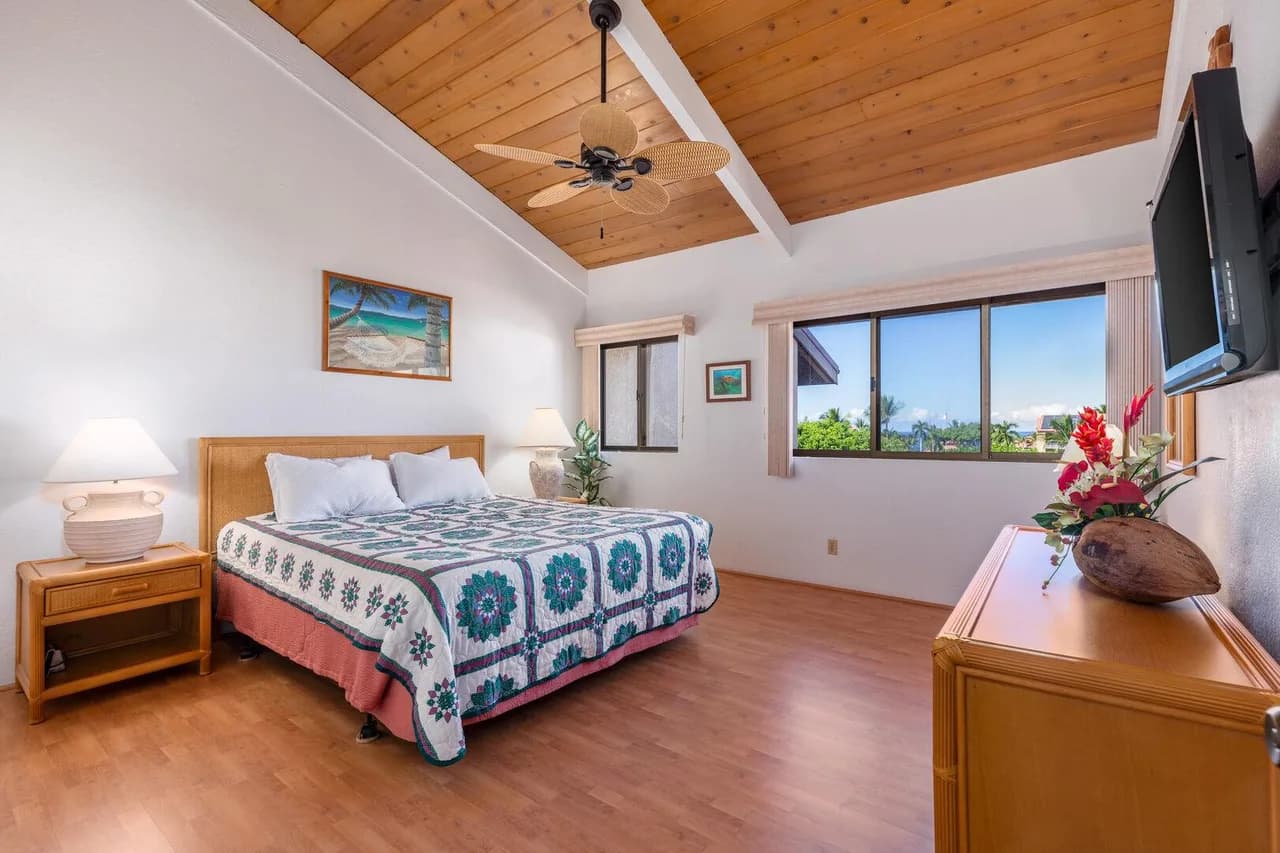 Oceanfront Condominium in Kailua Kona Hawaii photo 2