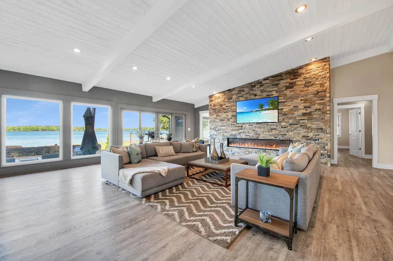 Waterfront Luxury Retreat in Mooresville, North Carolina photo 2