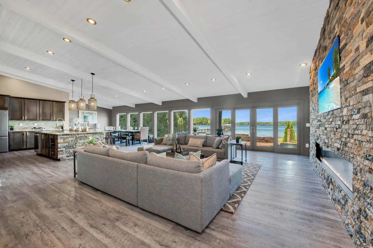 Waterfront Luxury Retreat in Mooresville, North Carolina photo 5