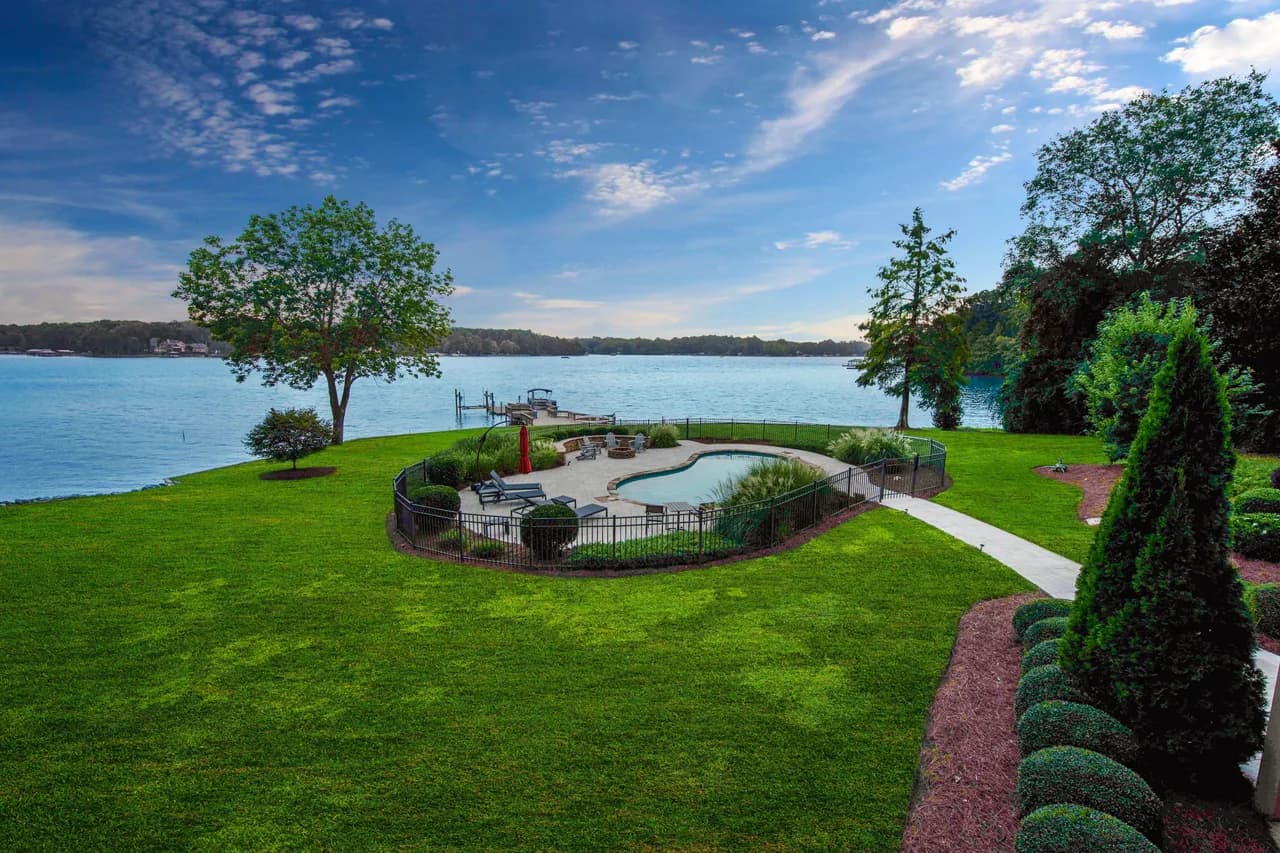 Lakeside Vacation Home in Mooresville, North Carolina photo 3
