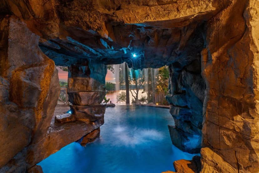 Nancy Key w/Pool, Wine Cave, Optional Boat Rental