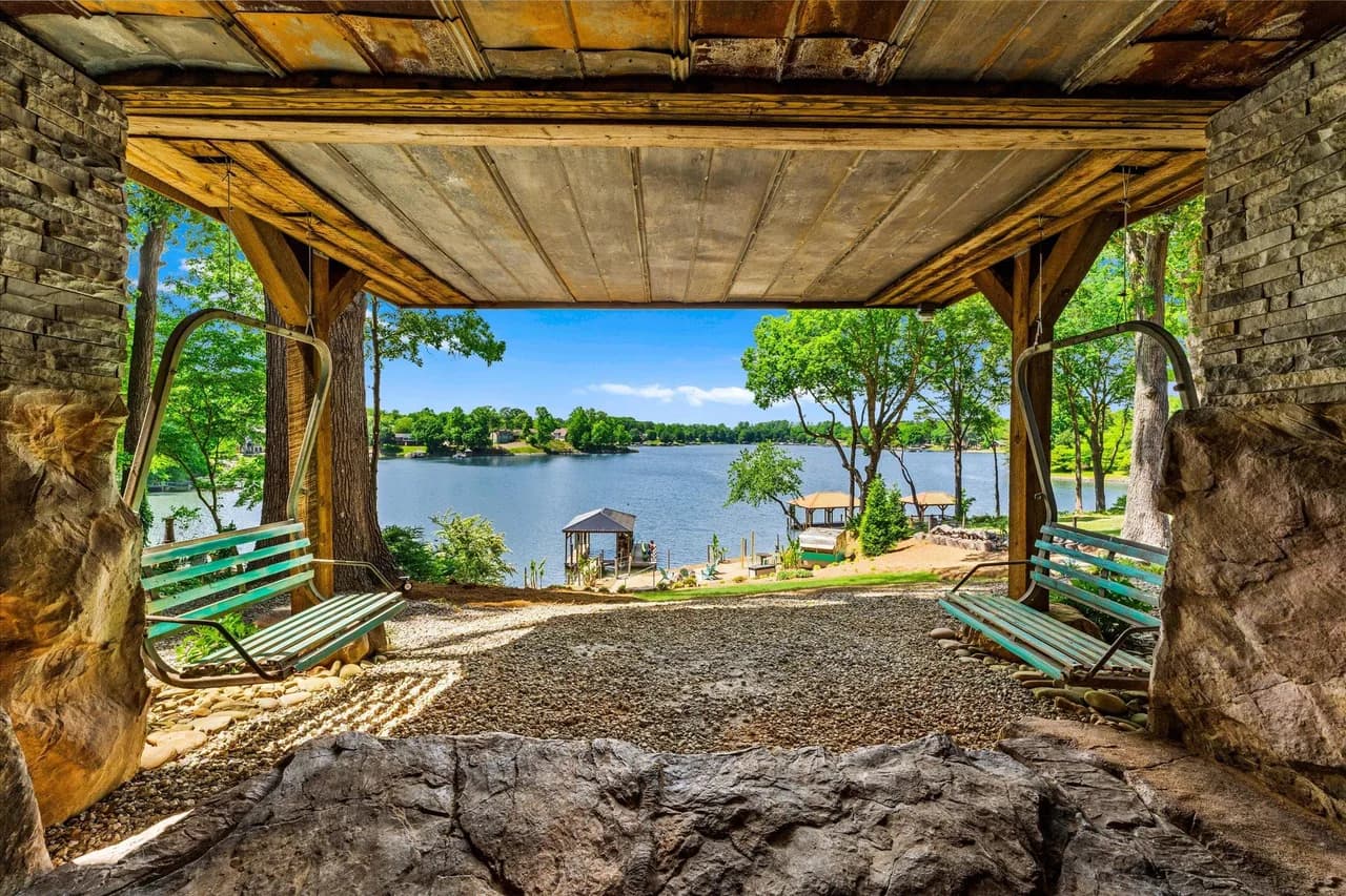 Lakefront Vacation Home in Sherrills Ford photo 4