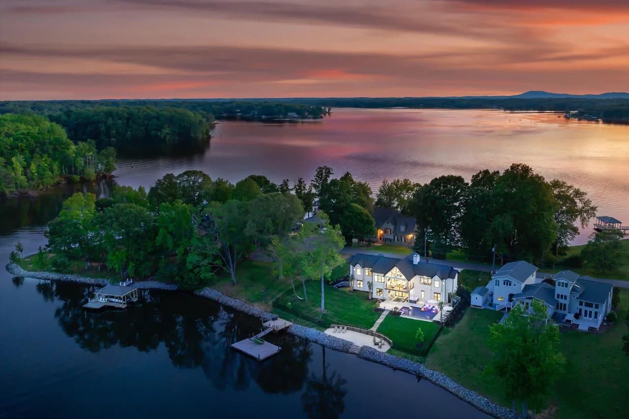 Spacious Retreat with Lake Access in Mooresville photo 3