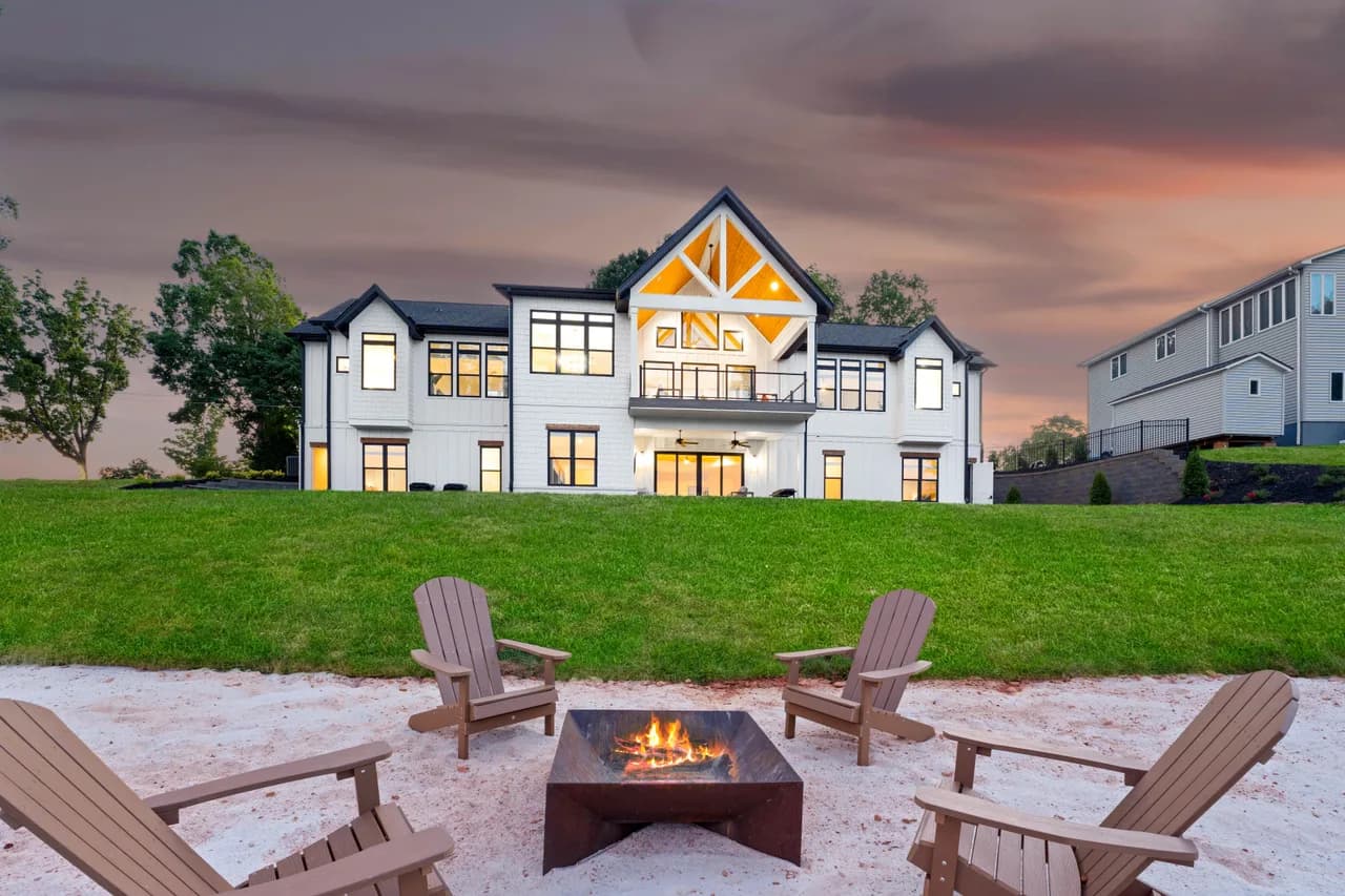 Spacious Retreat with Lake Access in Mooresville photo 4
