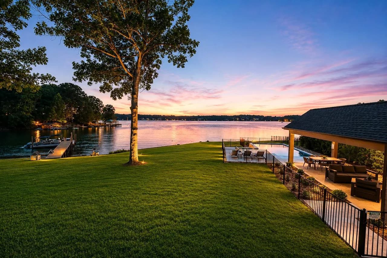 Spacious Waterfront Vacation Home in Mooresville North Carolina