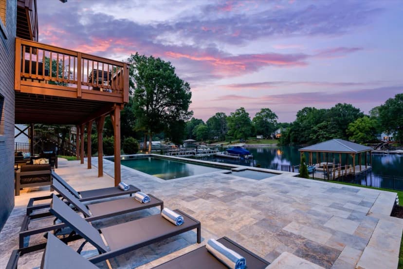 Elysian Shores w/Heated Pool & Optional Boat Rental