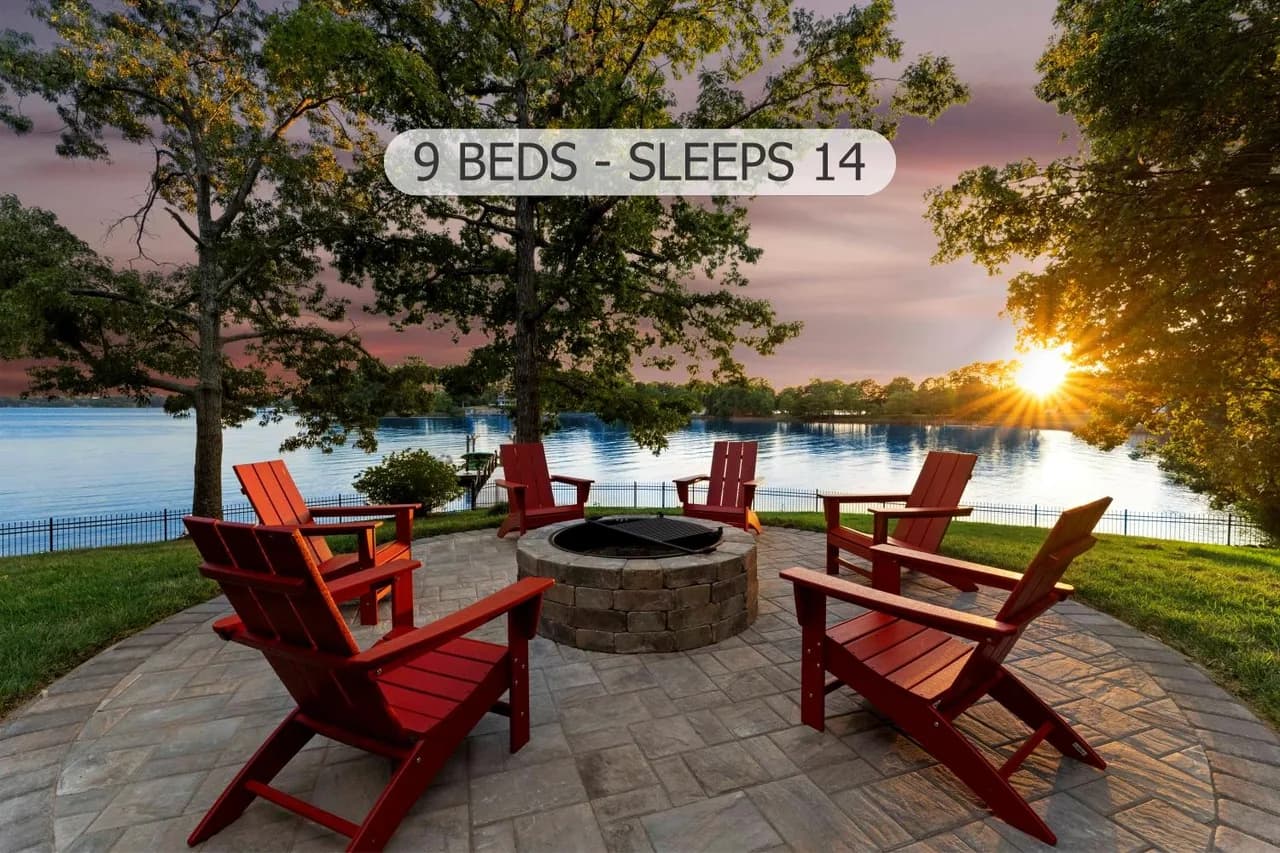 Panoramic Lakeview Vacation Home in Mooresville