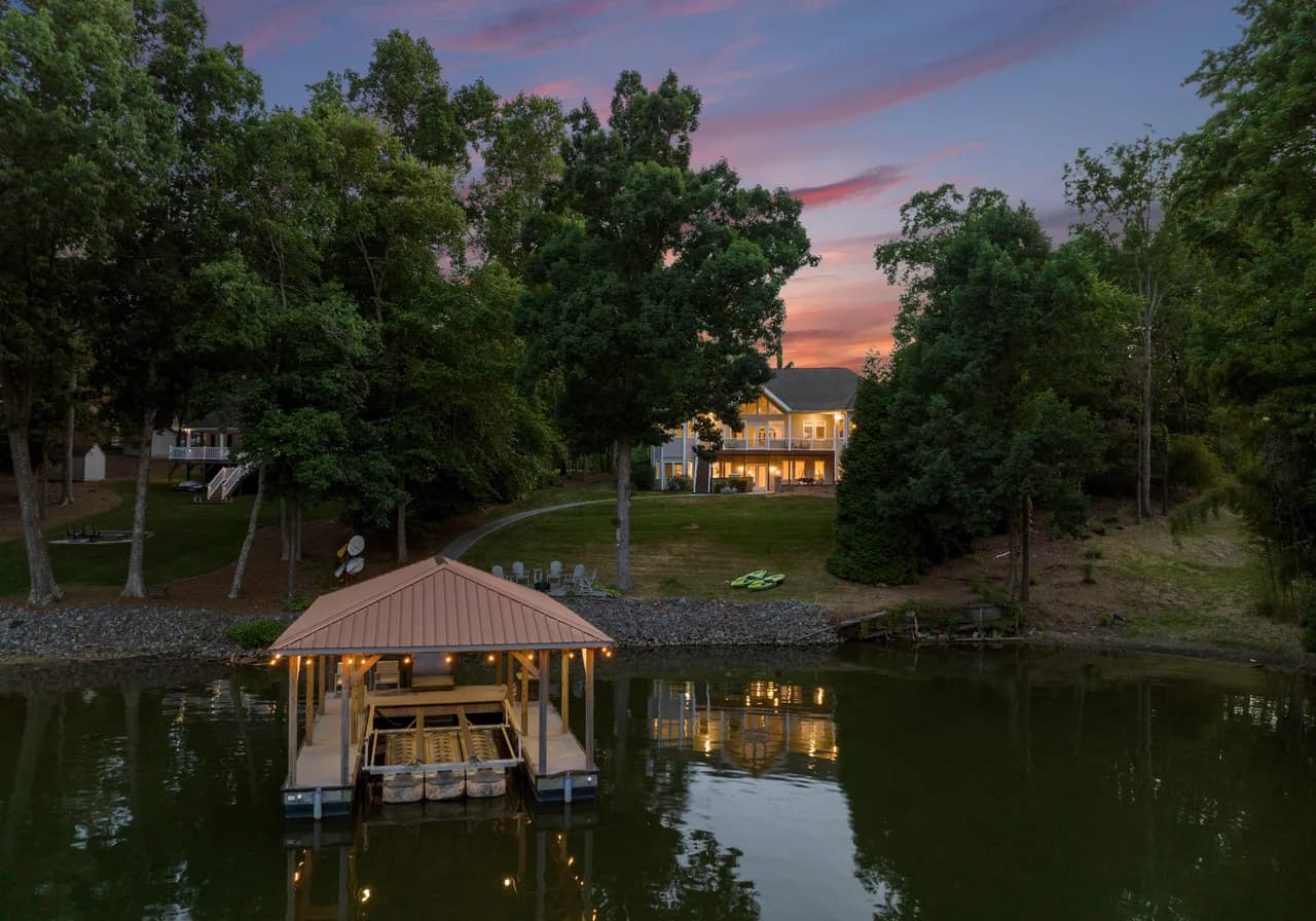 Lakefront Escape Vacation Home in Mooresville photo 3