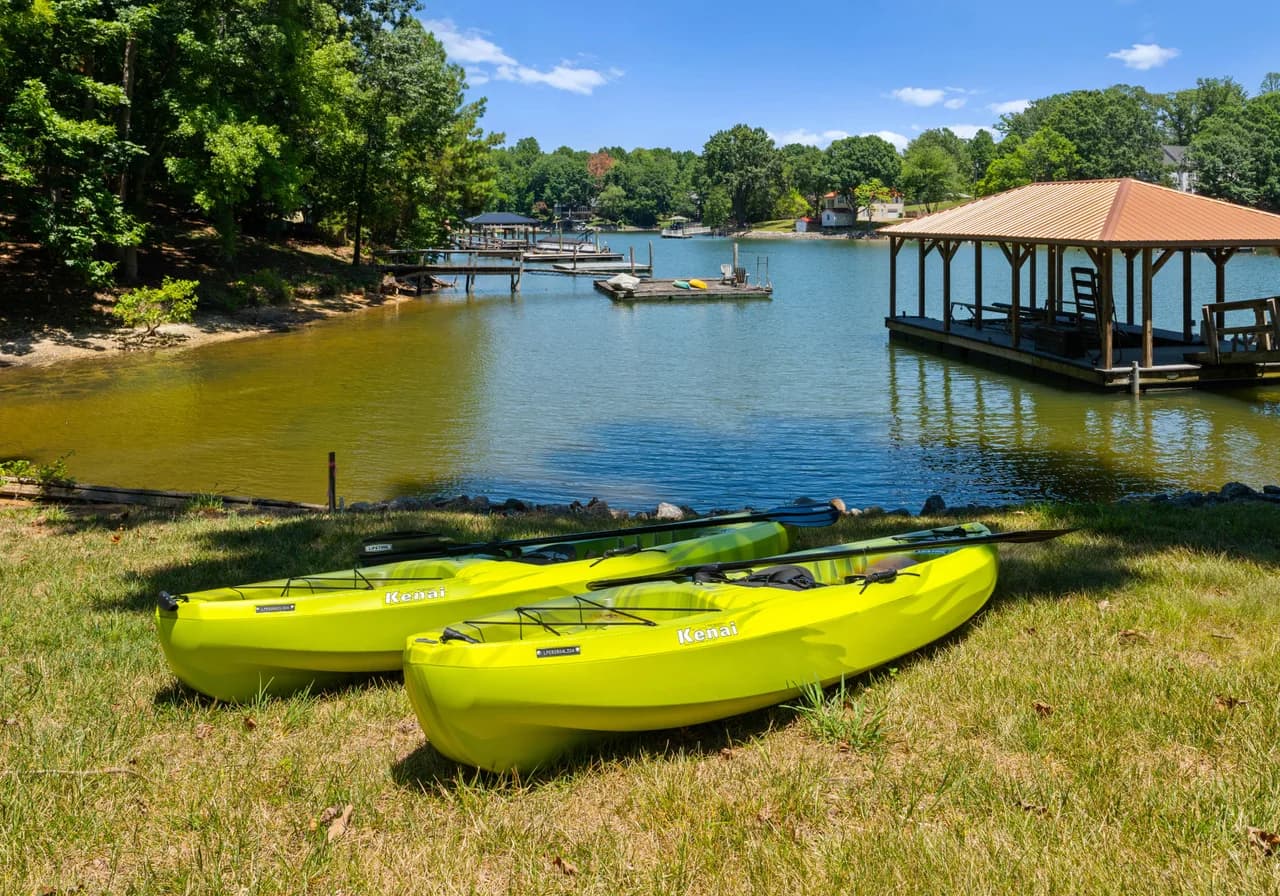 Lakefront Escape Vacation Home in Mooresville photo 4