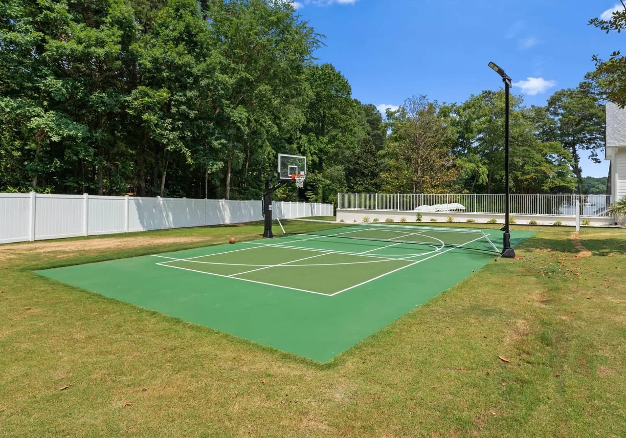 Spacious Family Vacation Home in Mooresville, North Carolina photo 3