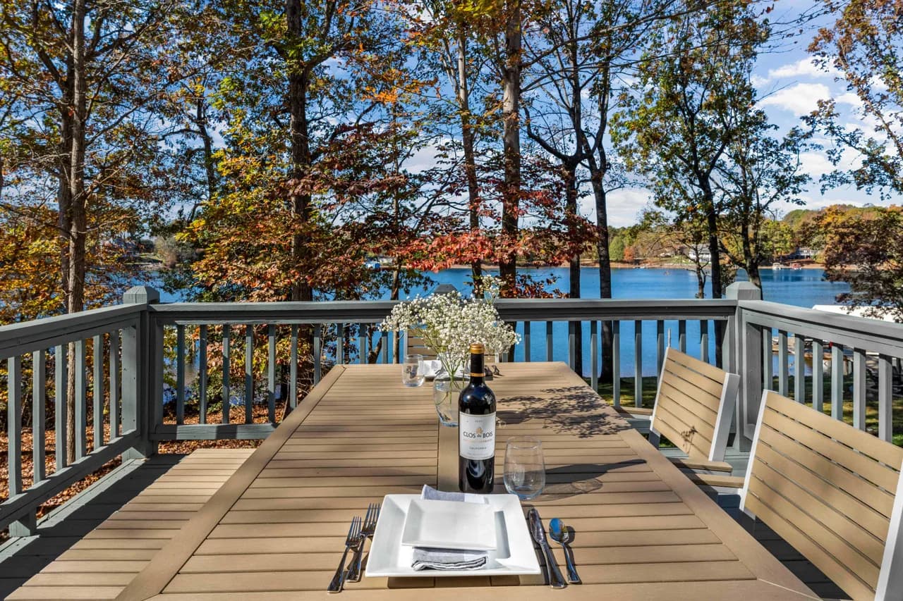 Scenic Waterfront Vacation Home in Mooresville photo 4