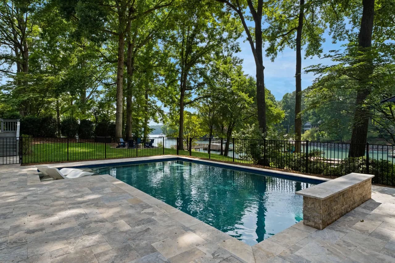 Lakeside Escape Vacation Home in Mooresville photo 3
