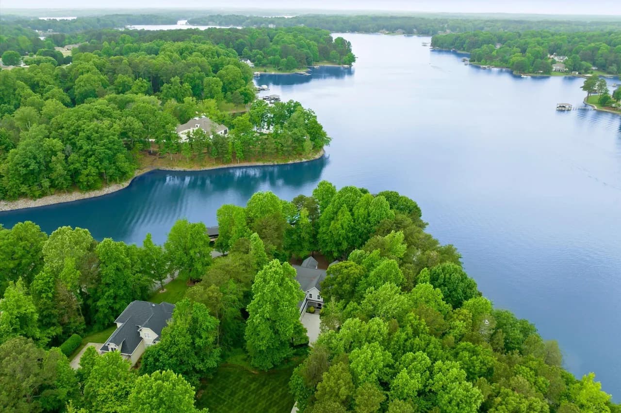Waterfront Vacation Home in Mooresville, North Carolina photo 4