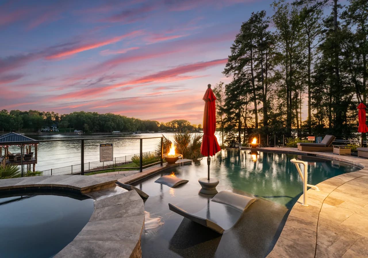 Lakeside Gathering Home in Mooresville, North Carolina photo 2
