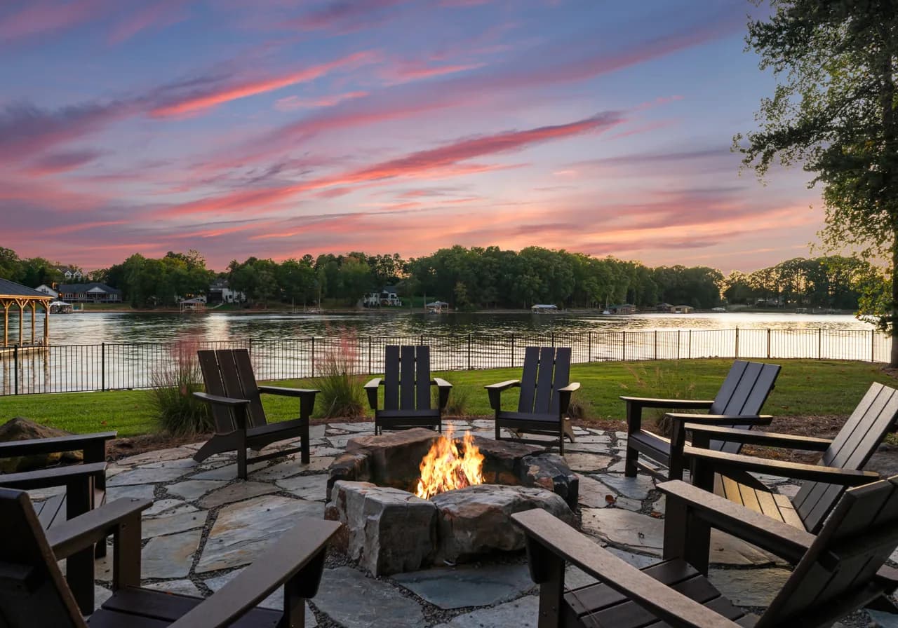 Lakeside Gathering Home in Mooresville, North Carolina photo 3