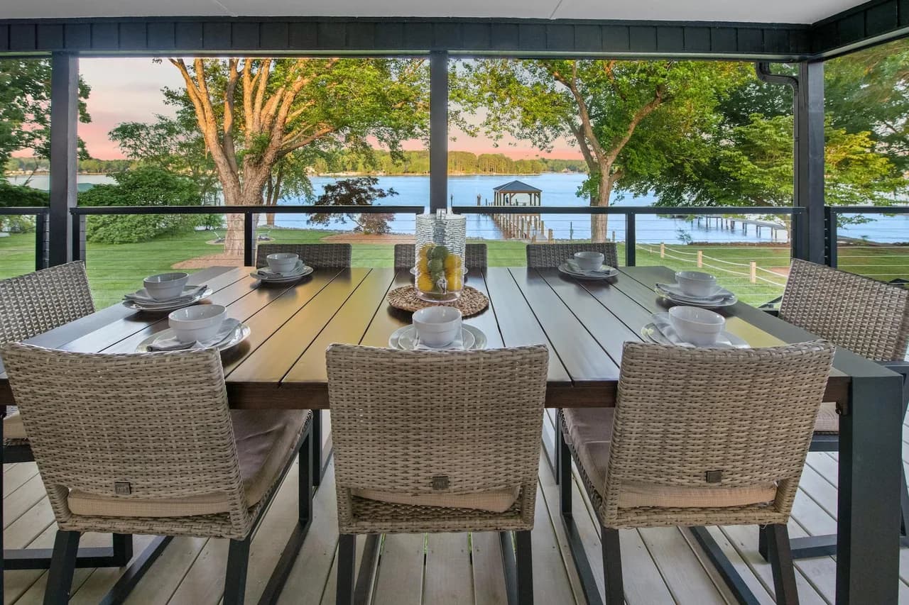 Lakeside Retreat Vacation Home in Mooresville North Carolina