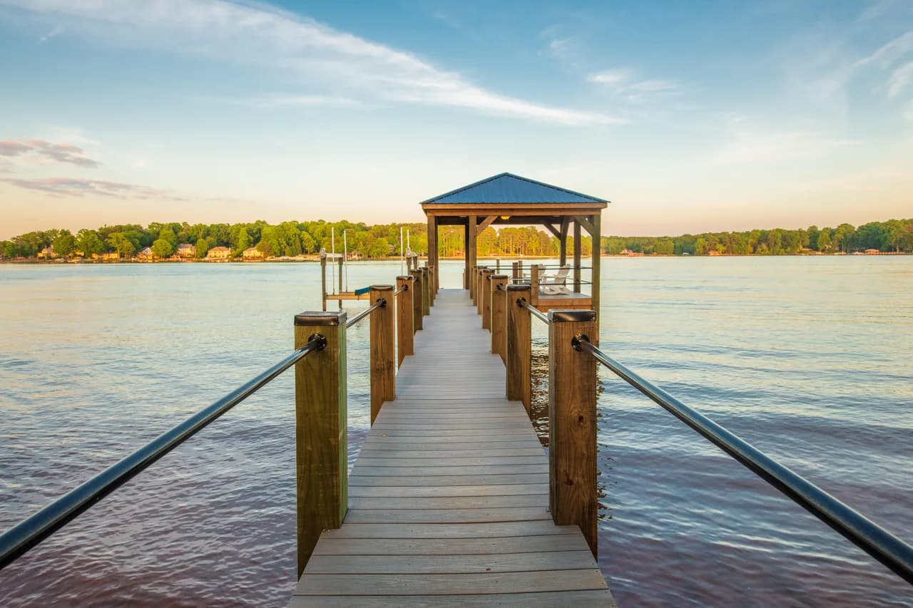 Lakeside Retreat Vacation Home in Mooresville North Carolina photo 3