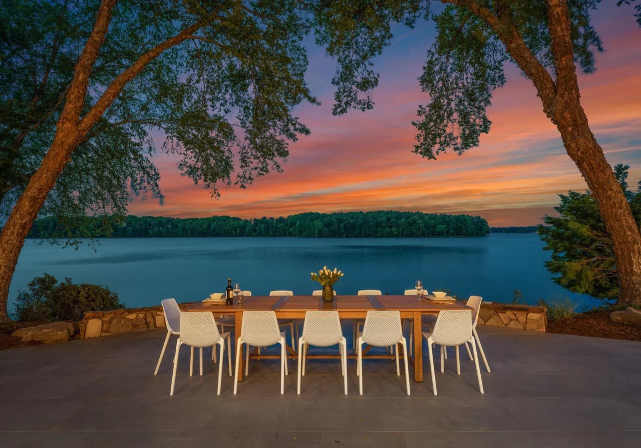 Scenic Lakefront Vacation Home in Mooresville photo 4