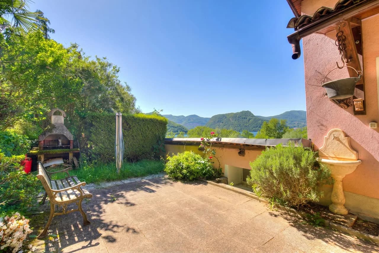Villa Lake View With BBQ photo 2