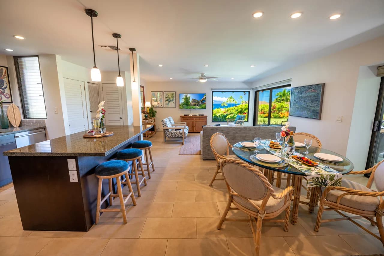 Oceanfront Condominium in Wailea Maui photo 3