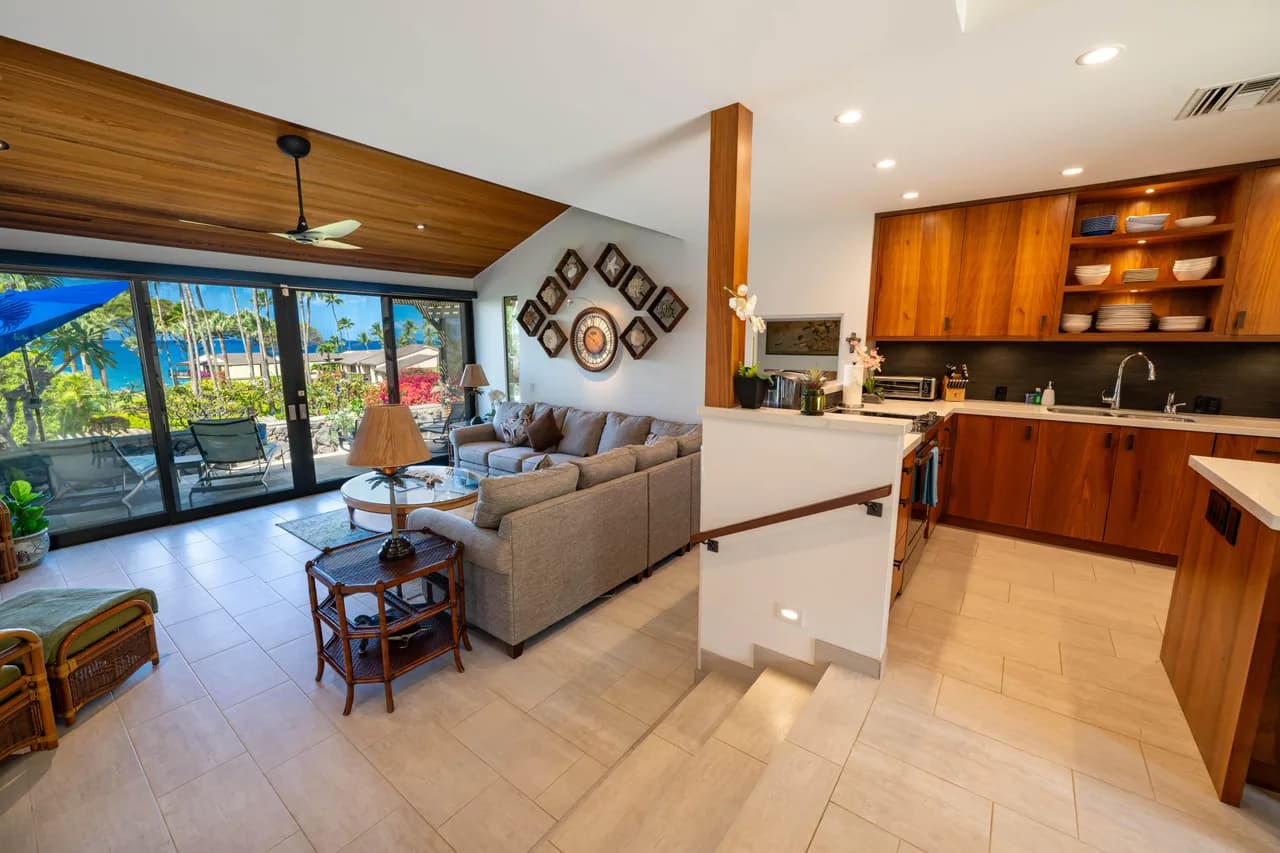 Luxury Beachfront Condominium in Wailea Maui