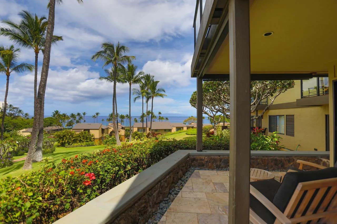 Oceanfront Condominium in Kihei Maui Hawaii photo 3