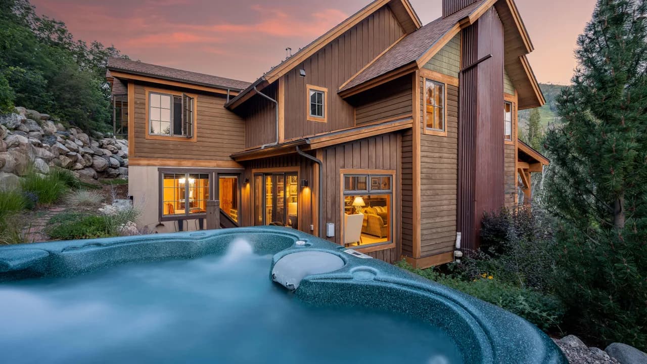 Cozy Log Cabin Retreat in Steamboat Springs photo 3