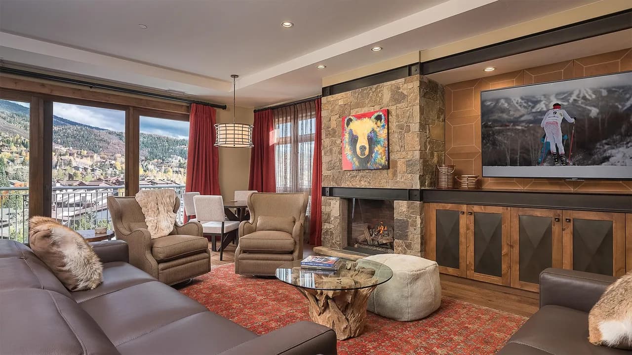 Luxurious Mountain-View Condominium in Steamboat Springs