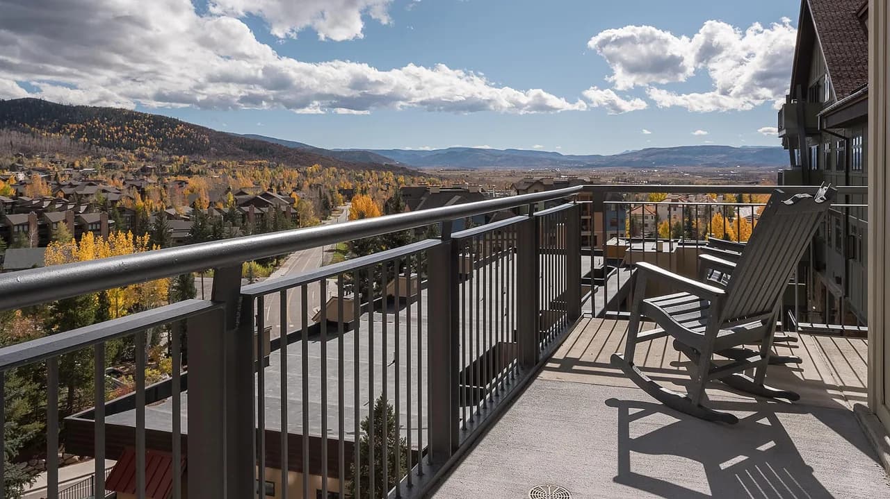 Luxurious Mountain-View Condominium in Steamboat Springs photo 3