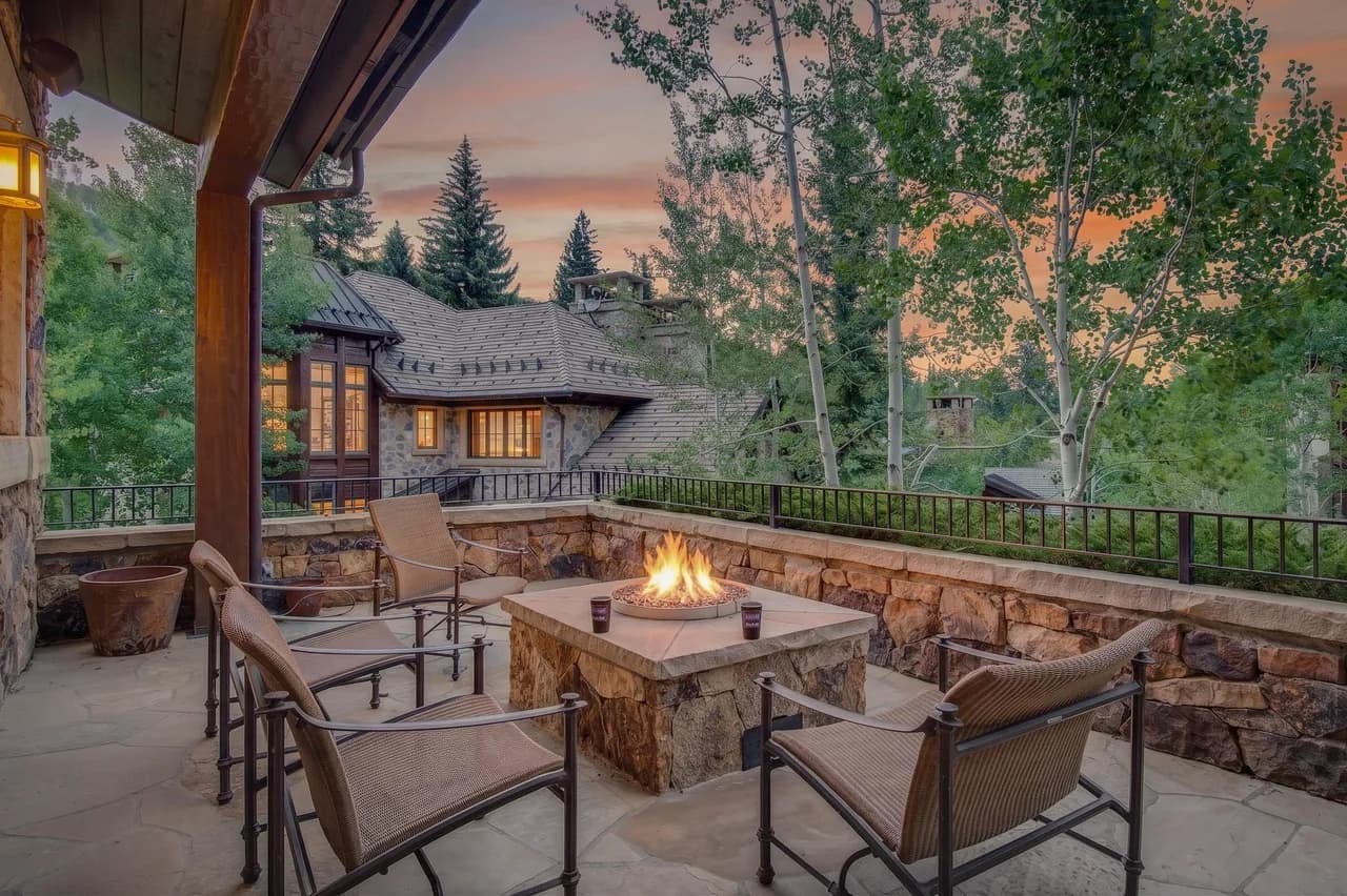 Spacious Vacation Home in Avon Colorado photo 4