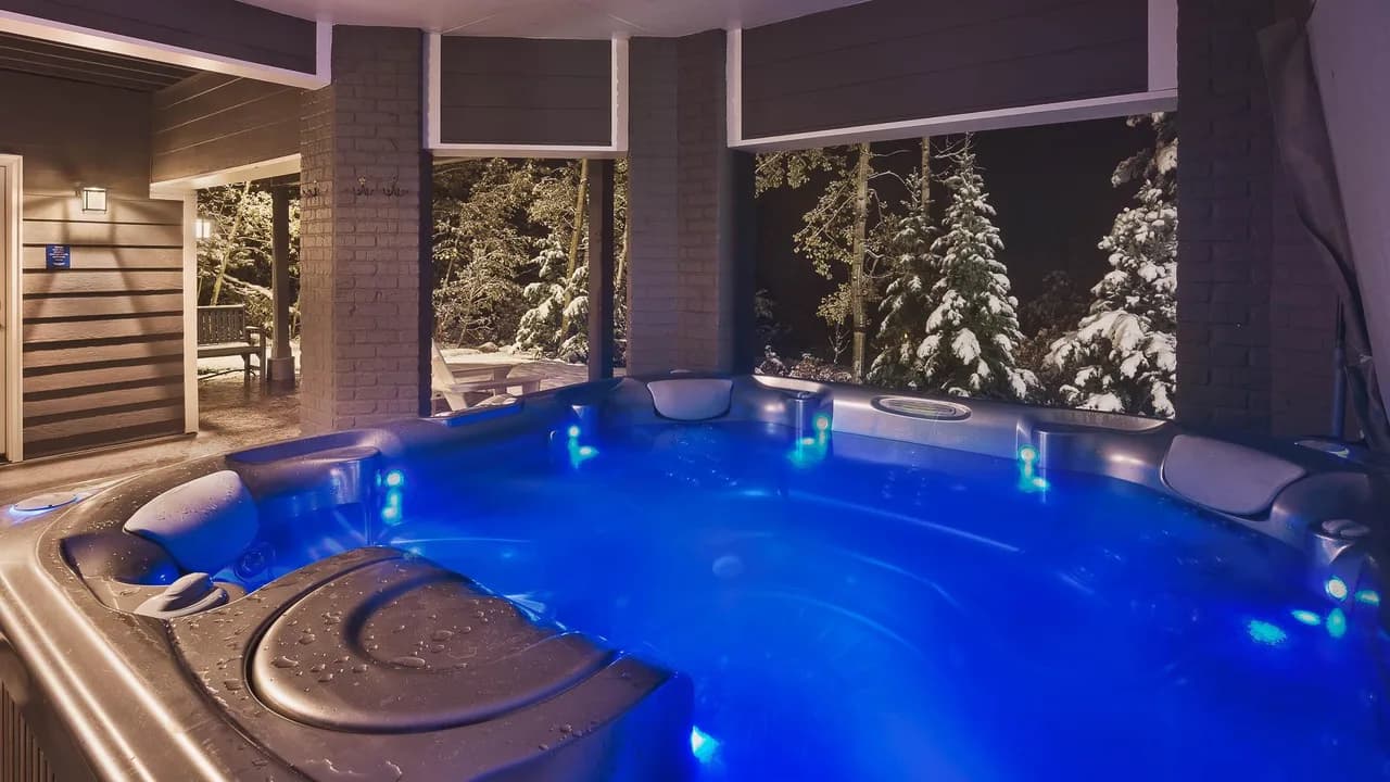 Expansive Lodge with Private Hot Tub in Steamboat Springs photo 3