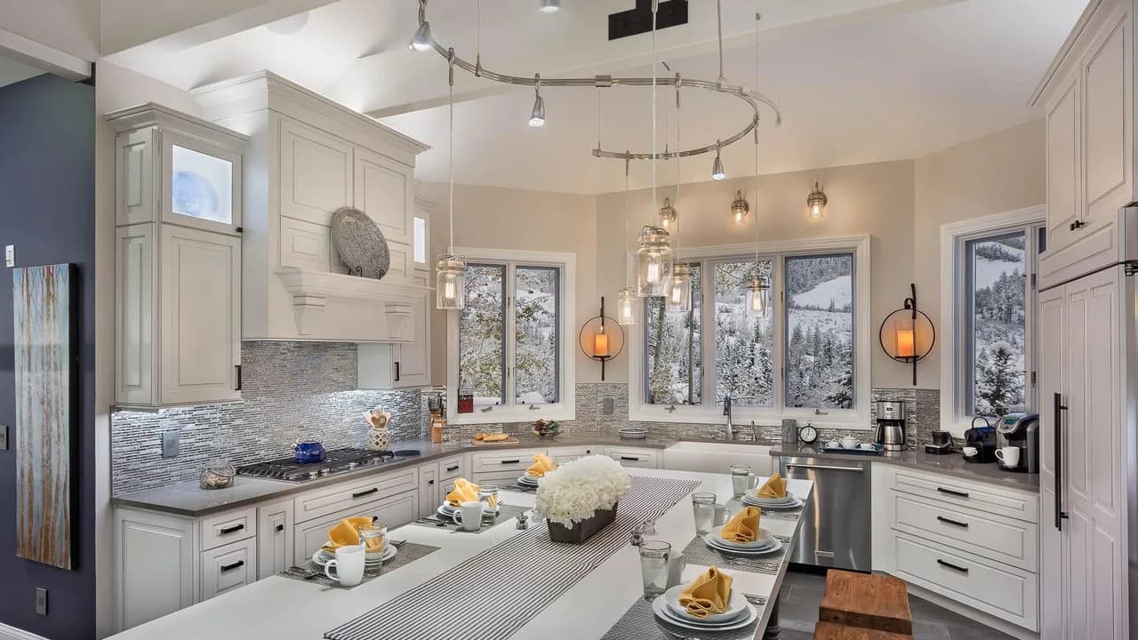 Expansive Lodge with Private Hot Tub in Steamboat Springs photo 5