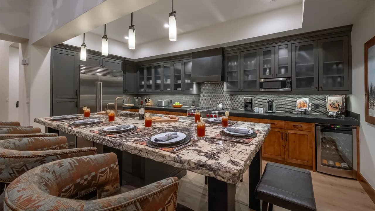 Ski-In Ski-Out Penthouse in Steamboat Springs photo 5