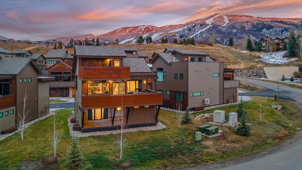 Spacious Lodge with Private Hot Tub in Steamboat Springs