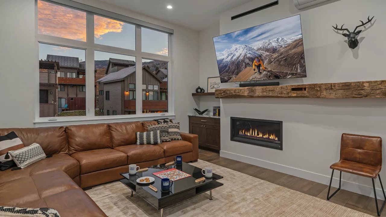 Spacious Lodge with Private Hot Tub in Steamboat Springs photo 3
