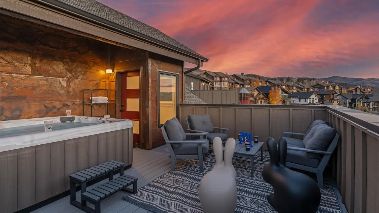 Spacious Lodge with Private Hot Tub in Steamboat Springs photo 4