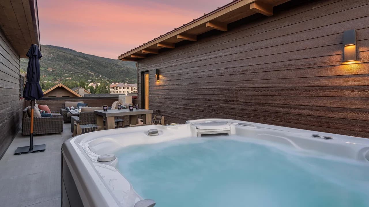 Charming Log Cabin Retreat in Steamboat Springs photo 2