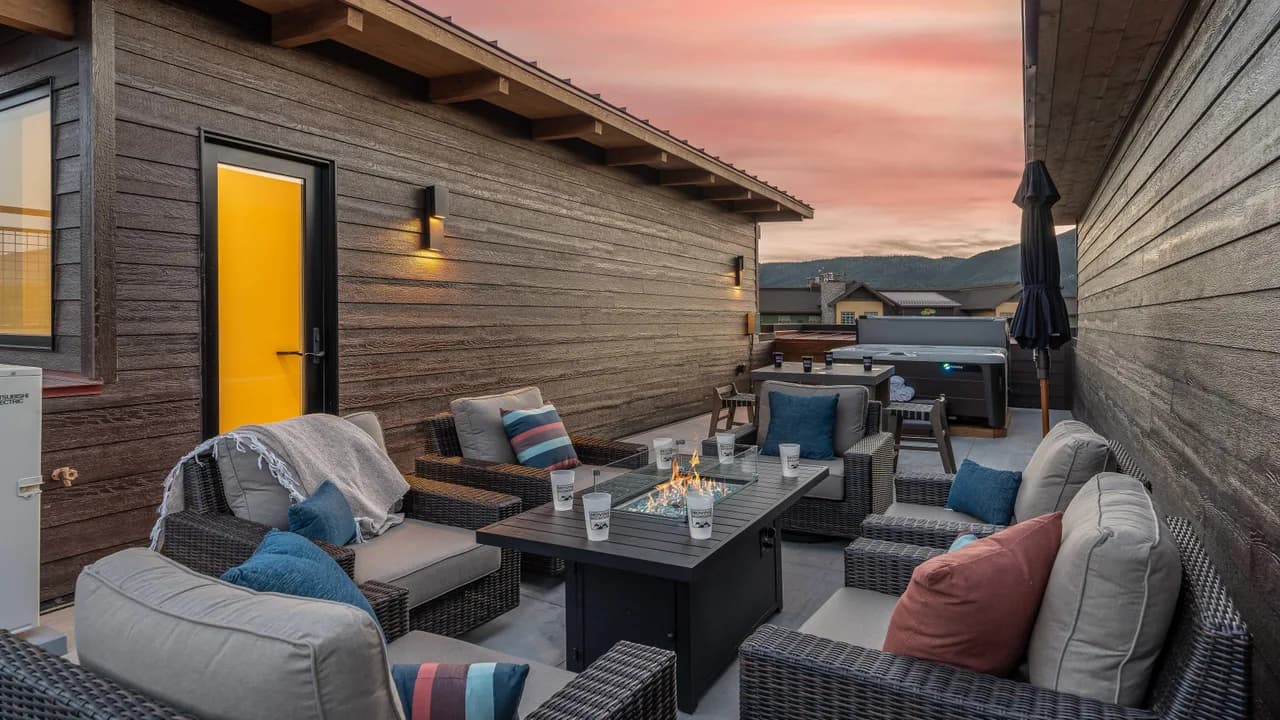 Charming Log Cabin Retreat in Steamboat Springs photo 3