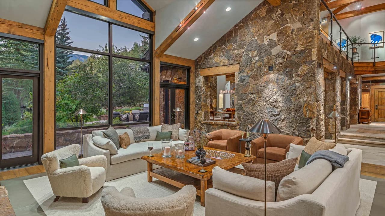 Charming Mountain-View Vacation Home in Avon photo 5