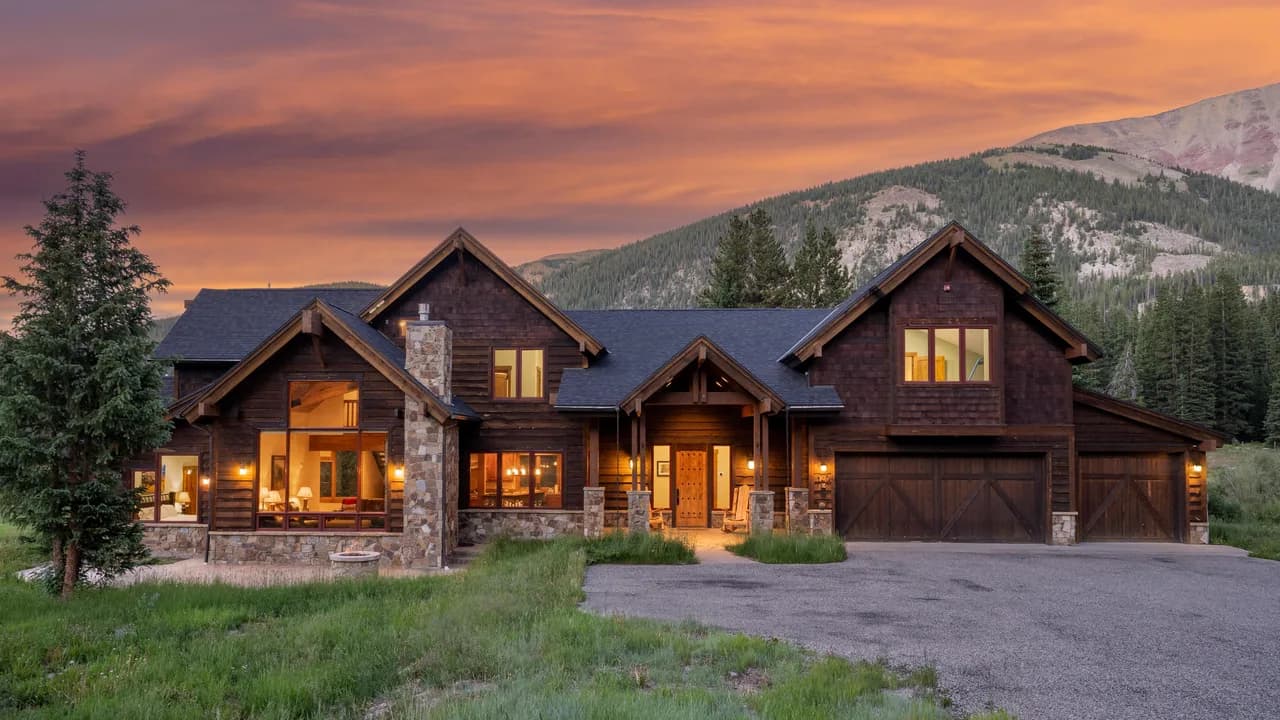 Ski-in Ski-out Luxury Home in Breckenridge