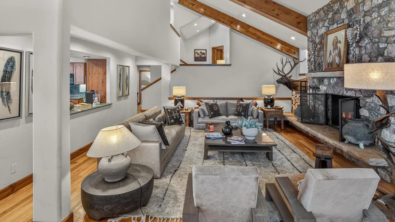 Charming Vacation Home in Avon Colorado photo 3