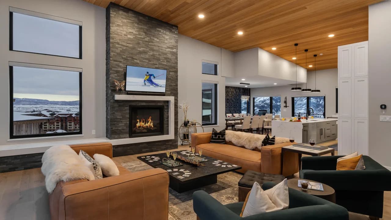 Lakeside Luxury Vacation Home in Steamboat Springs photo 3