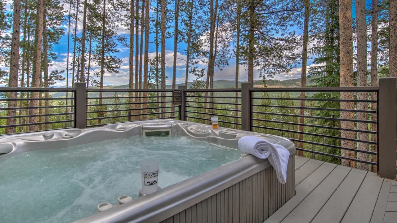 Spacious Lodge with Ski-In Access in Breckenridge photo 2