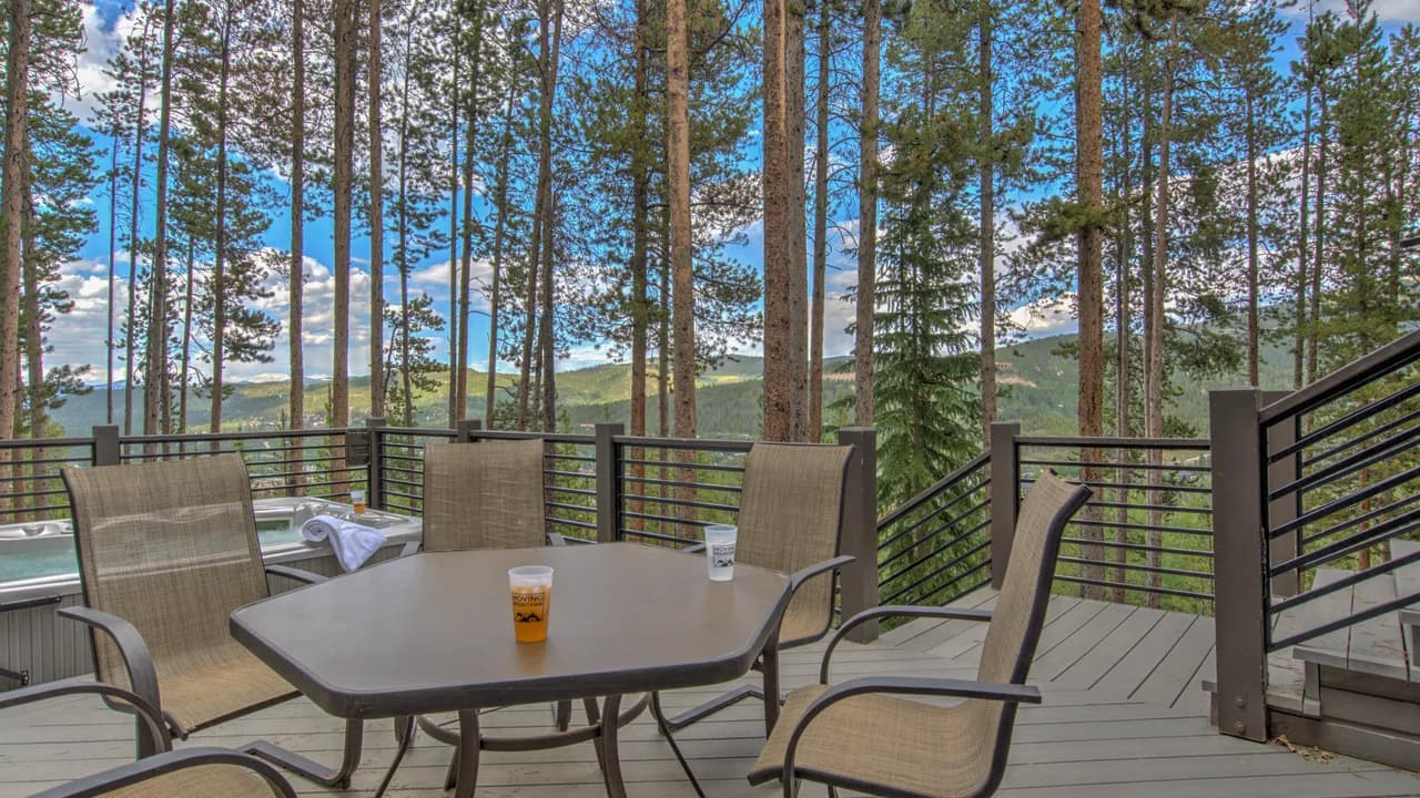 Spacious Lodge with Ski-In Access in Breckenridge photo 4
