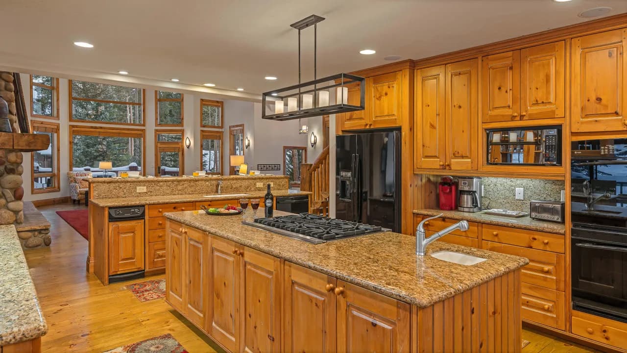 Charming Mountain Getaway Vacation Home in Breckenridge photo 4