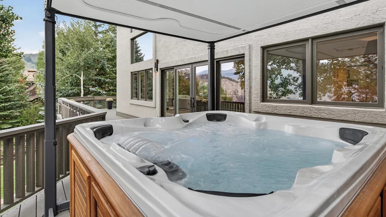 Luxe Vacation Home with Mountain Views in Avon photo 2
