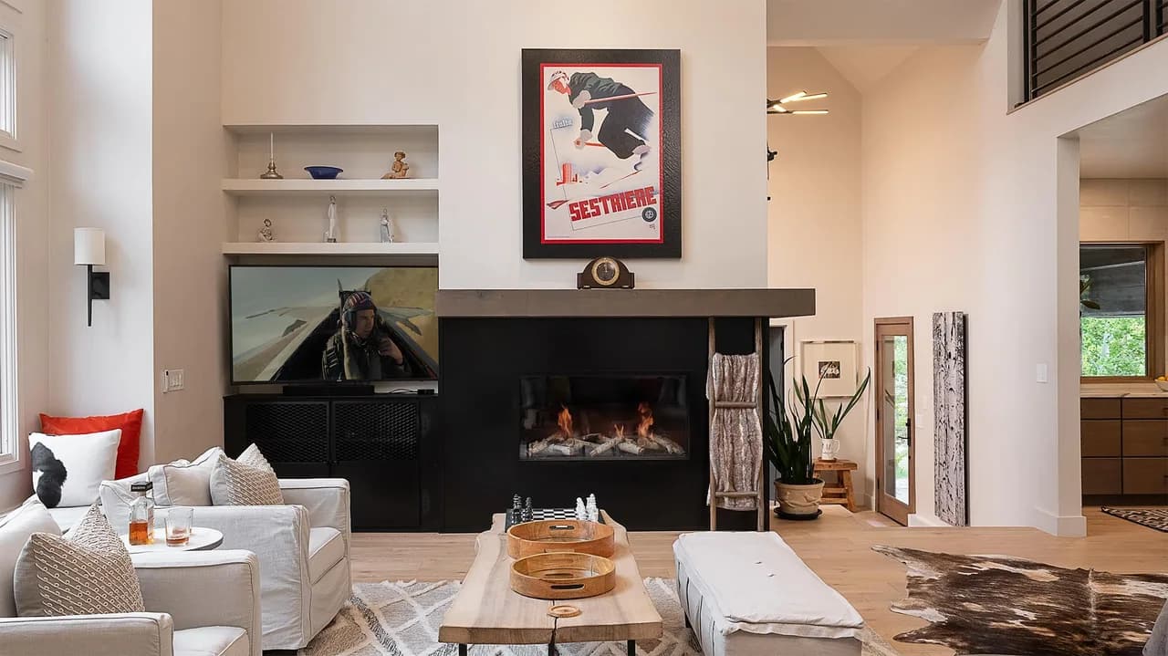 Charming Retreat with Fire Pit in Vail photo 2