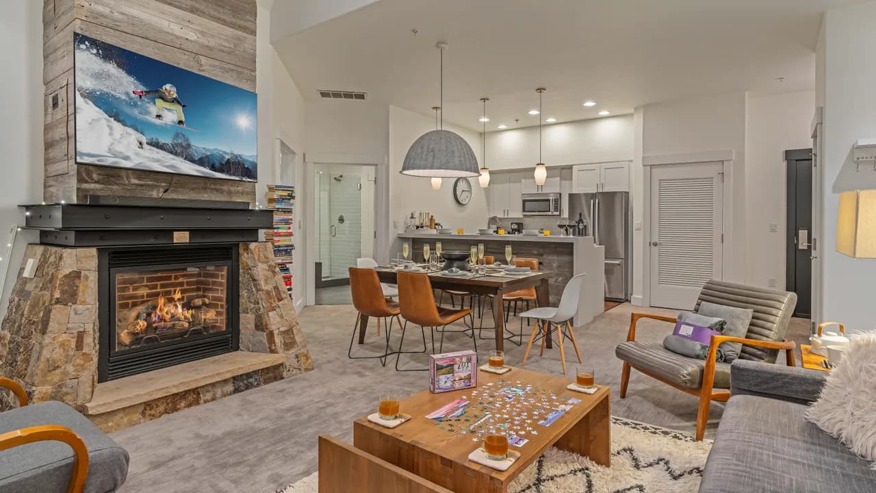 One Ski Hill Place #8513: Agate Residence photo 2