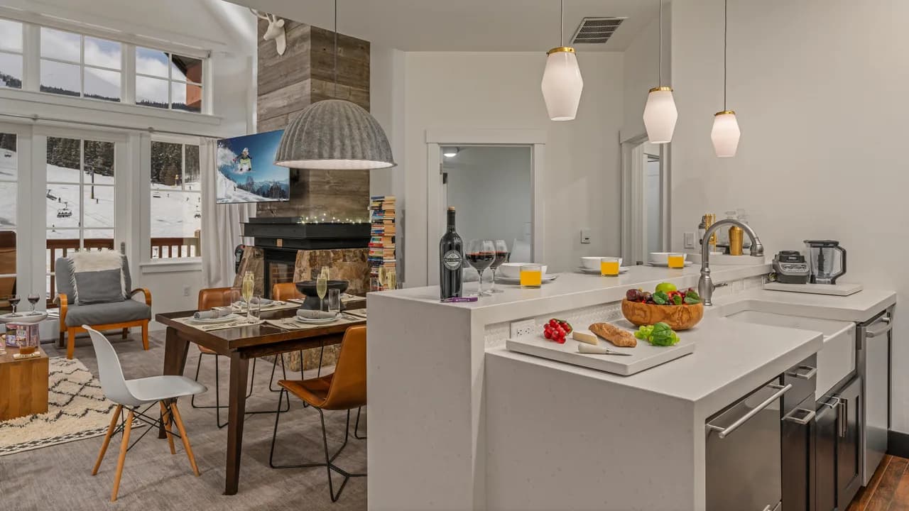 One Ski Hill Place #8513: Agate Residence photo 3